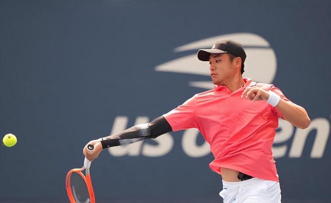 球前景的影 球前景的影