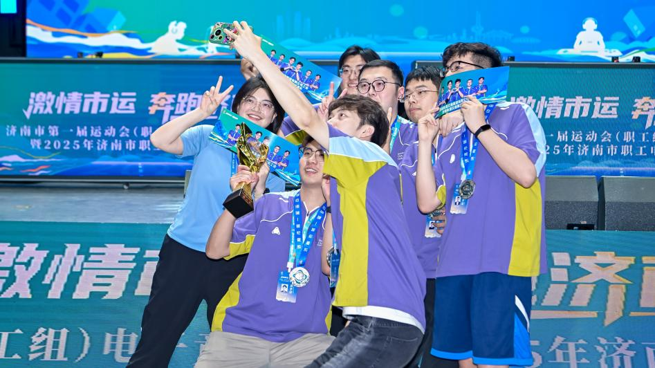 由年轻核心 由年轻核心