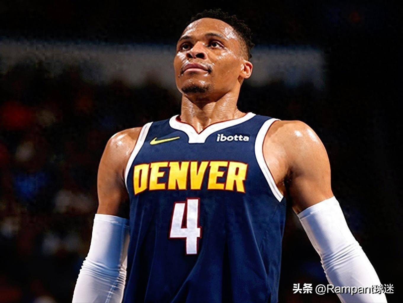 第三人跑动 第三人跑动